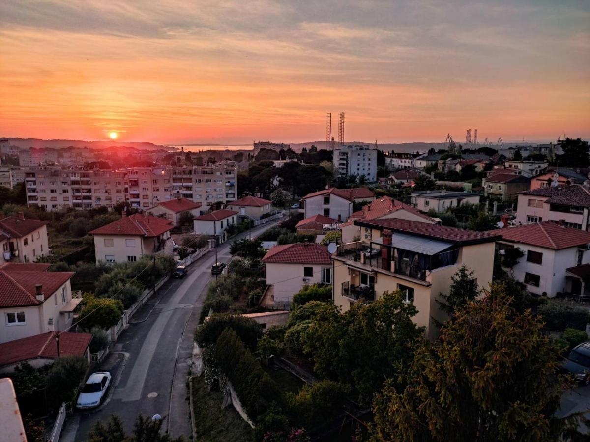 Art Apartment Sole Пула Экстерьер фото